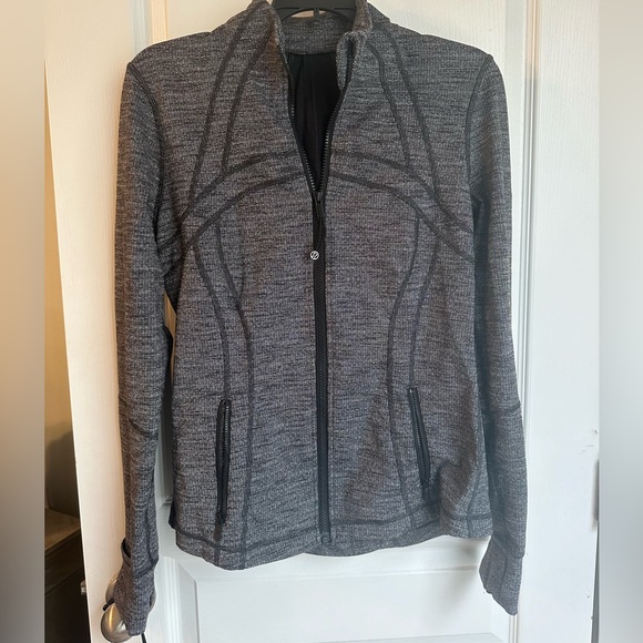 **SOLD** Lululemon Define Jacket - Picture 4 of 7